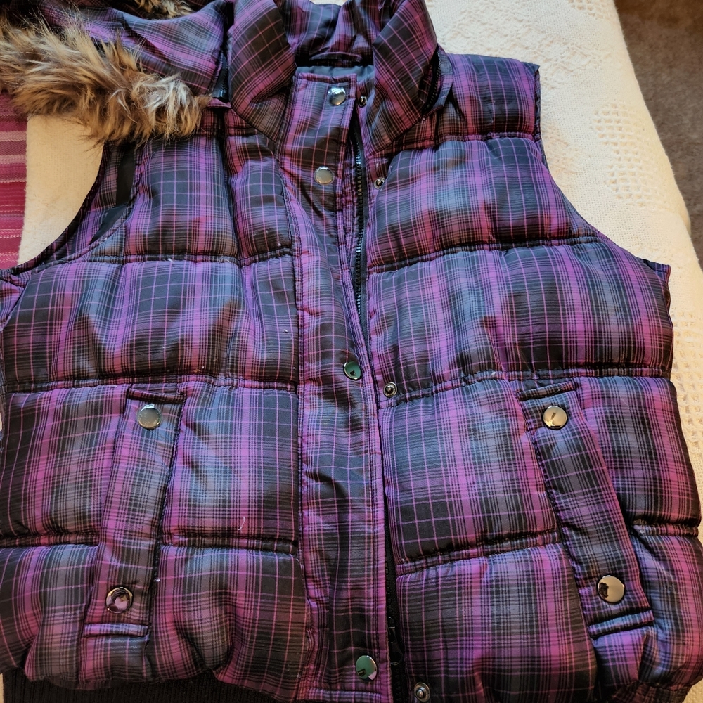 Route 66, size M,  hooded puffy vest - Picture 5 of 9